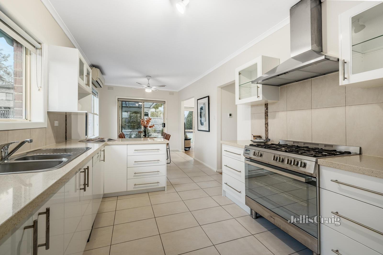 1/15 Illuka Crescent, Mount Waverley image 4