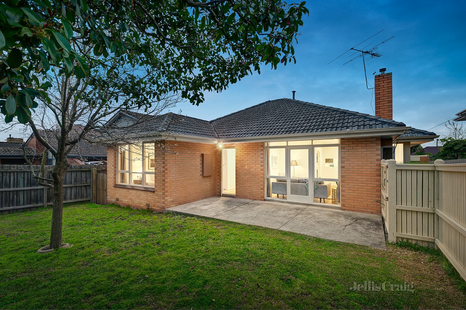 1/15 Inga Street, Burwood East image 1