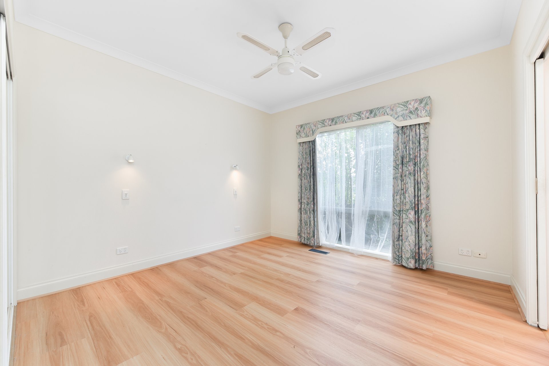 1/15 Kwinana Street, Glen Waverley image 6