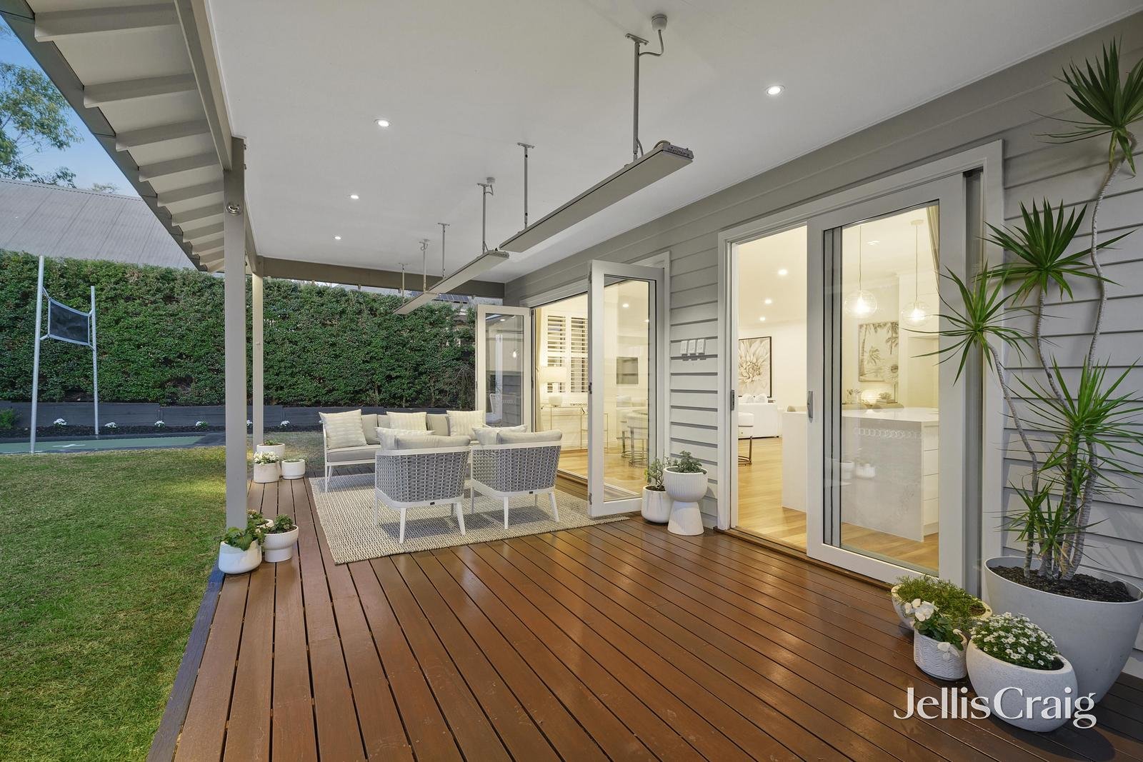 115 Lake Road, Blackburn image 15