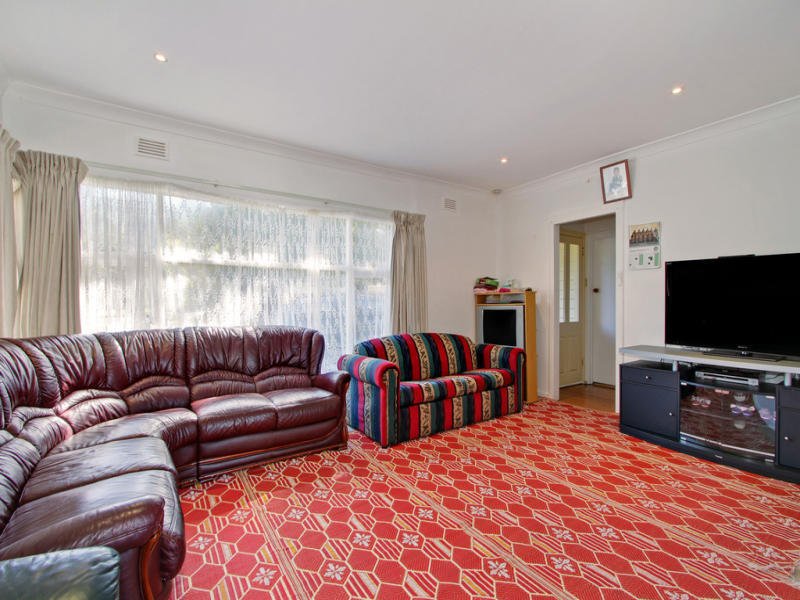 115 Mount View Parade, Croydon image 3