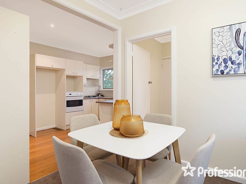 115 Mount View Parade, Croydon image 6