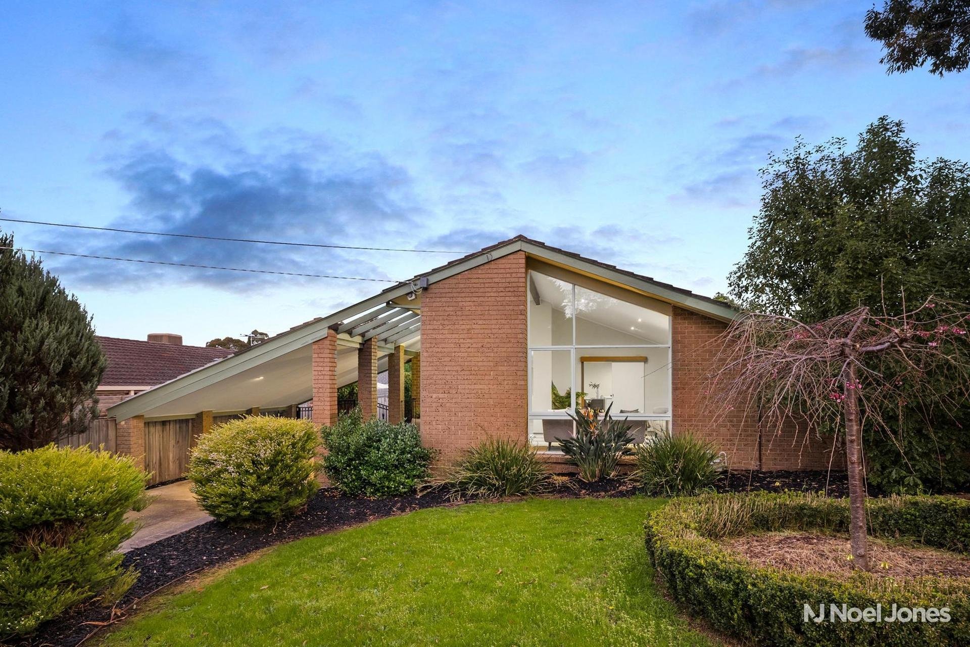 115 NarrMaen Drive, CROYDON HILLS VIC 3136 Noel Jones