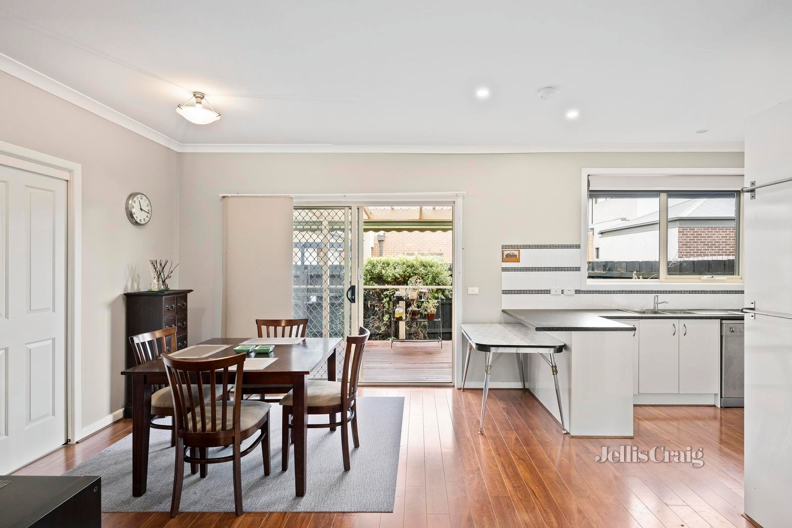 1/15 Ricky Court, Mooroolbark image 3