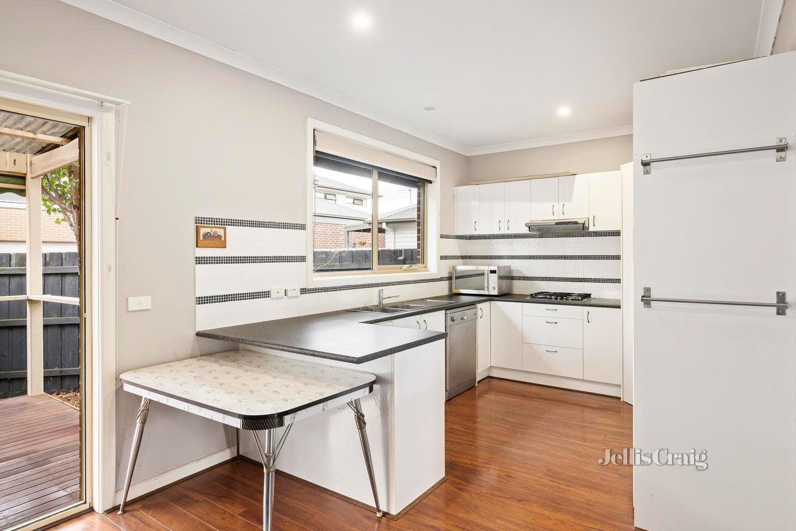 1/15 Ricky Court, Mooroolbark image 4