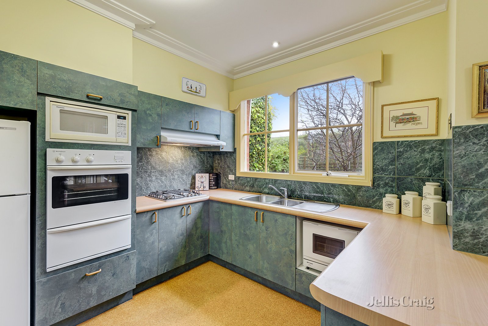 1/15 Scott Grove, Glen Iris image 6