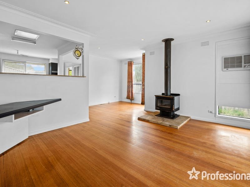 1/15 Selkirk Avenue, Wantirna image 2