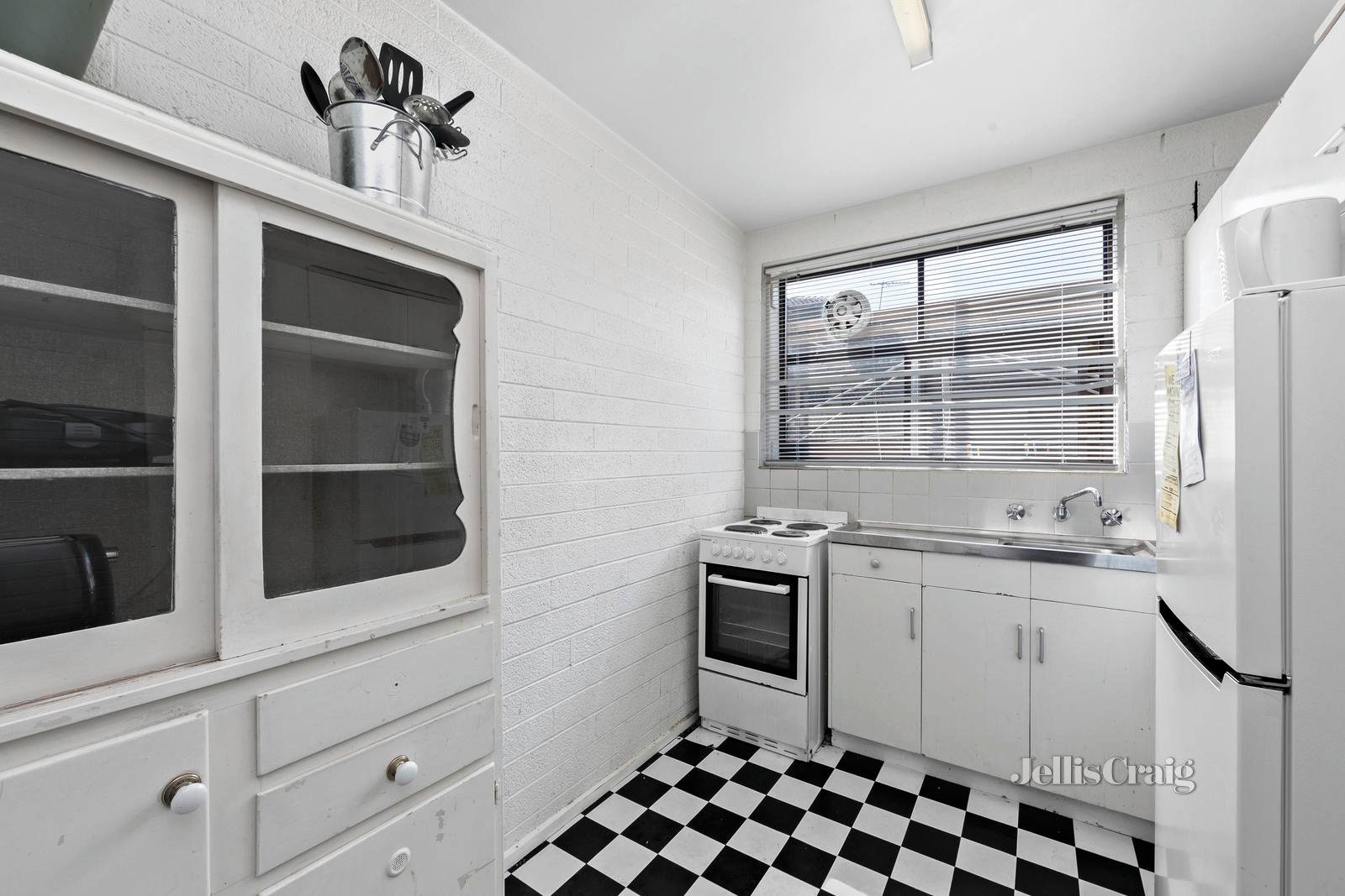 1/15 Shaftesbury Street, Essendon image 4