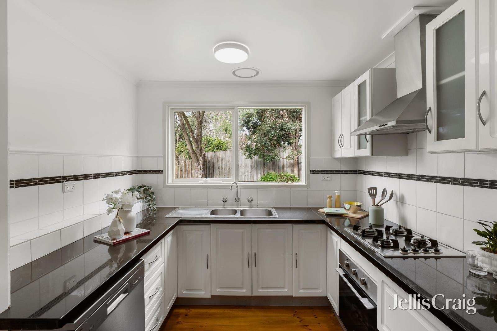 115 The Grange, Templestowe image 4
