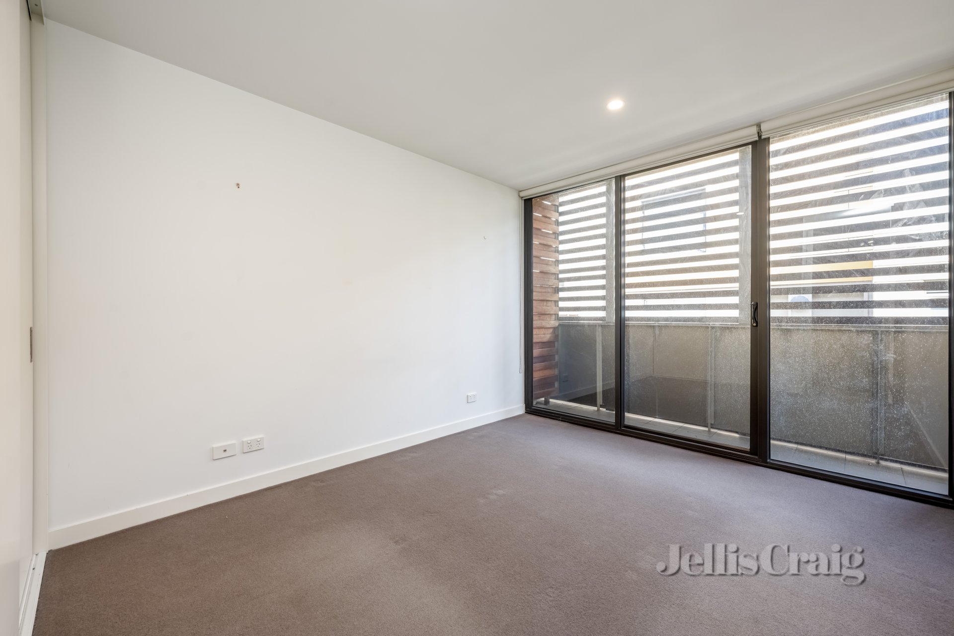 11/5 Warner Street, Malvern image 2