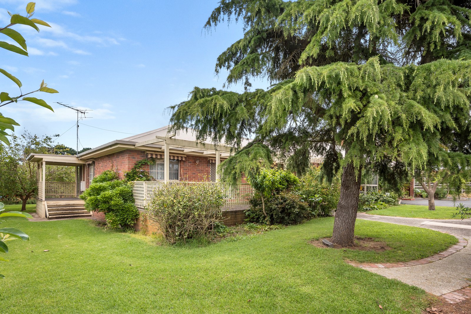 Property Gallery Thumbnail 3