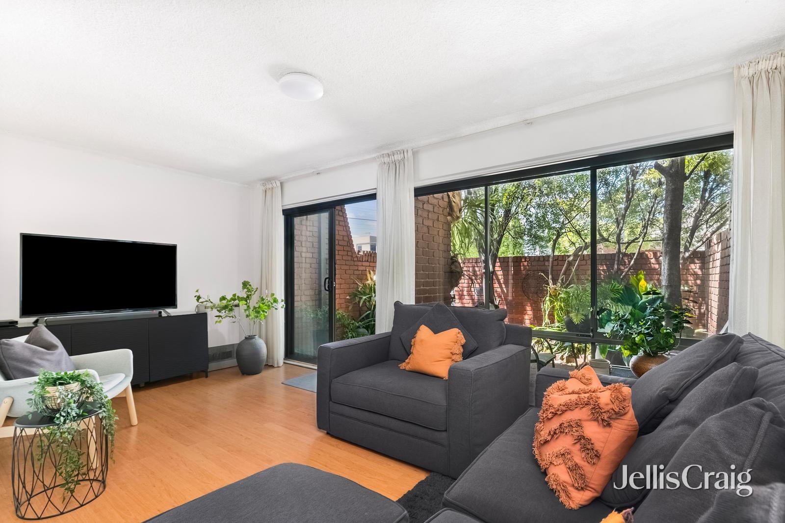 1/150 Hyde Street, Yarraville image 10