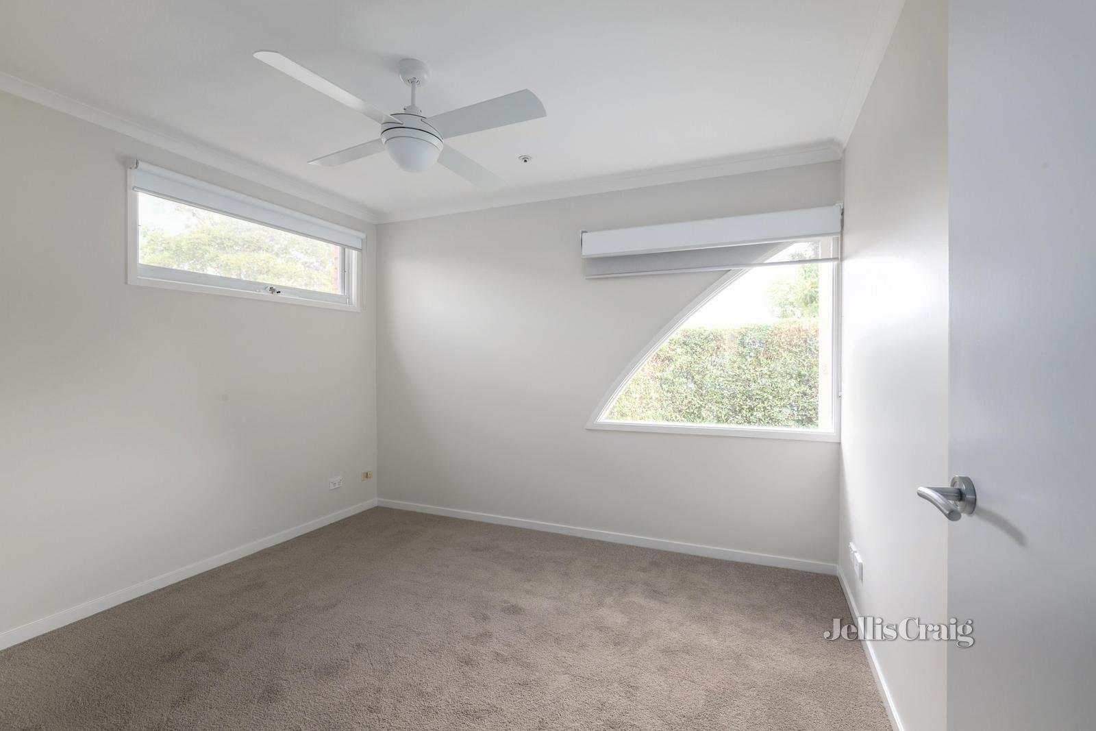 1/150A Tucker Road, Bentleigh image 8