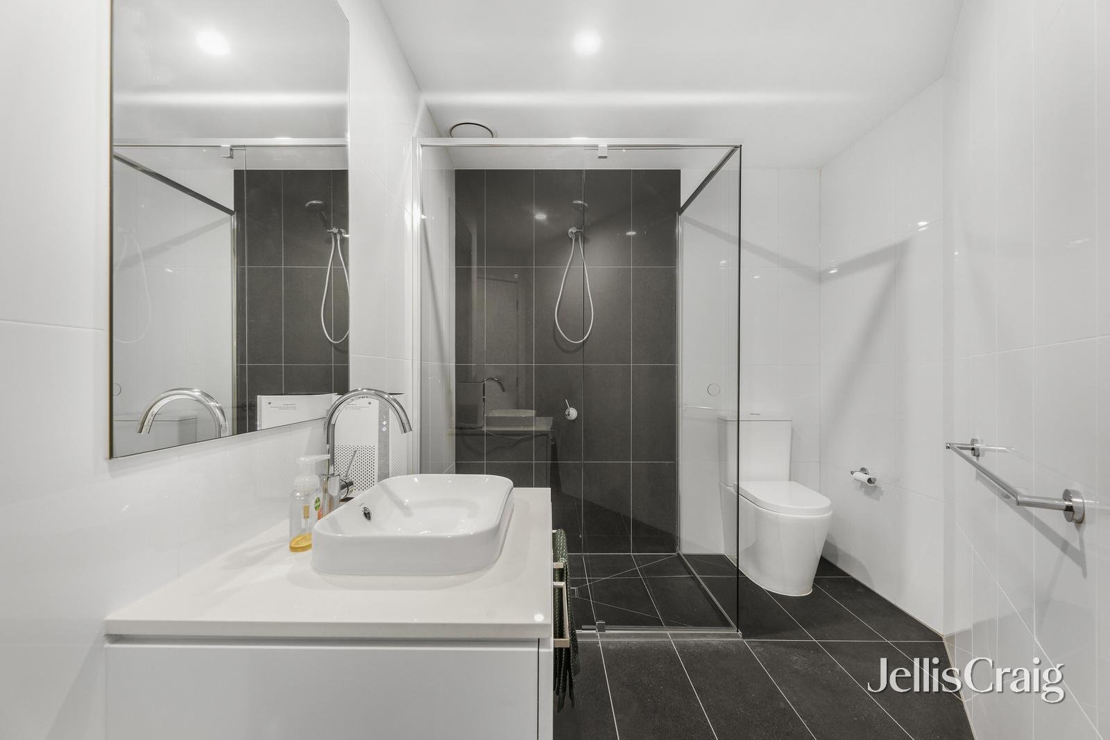 115/1 Lusher Road, Croydon image 5