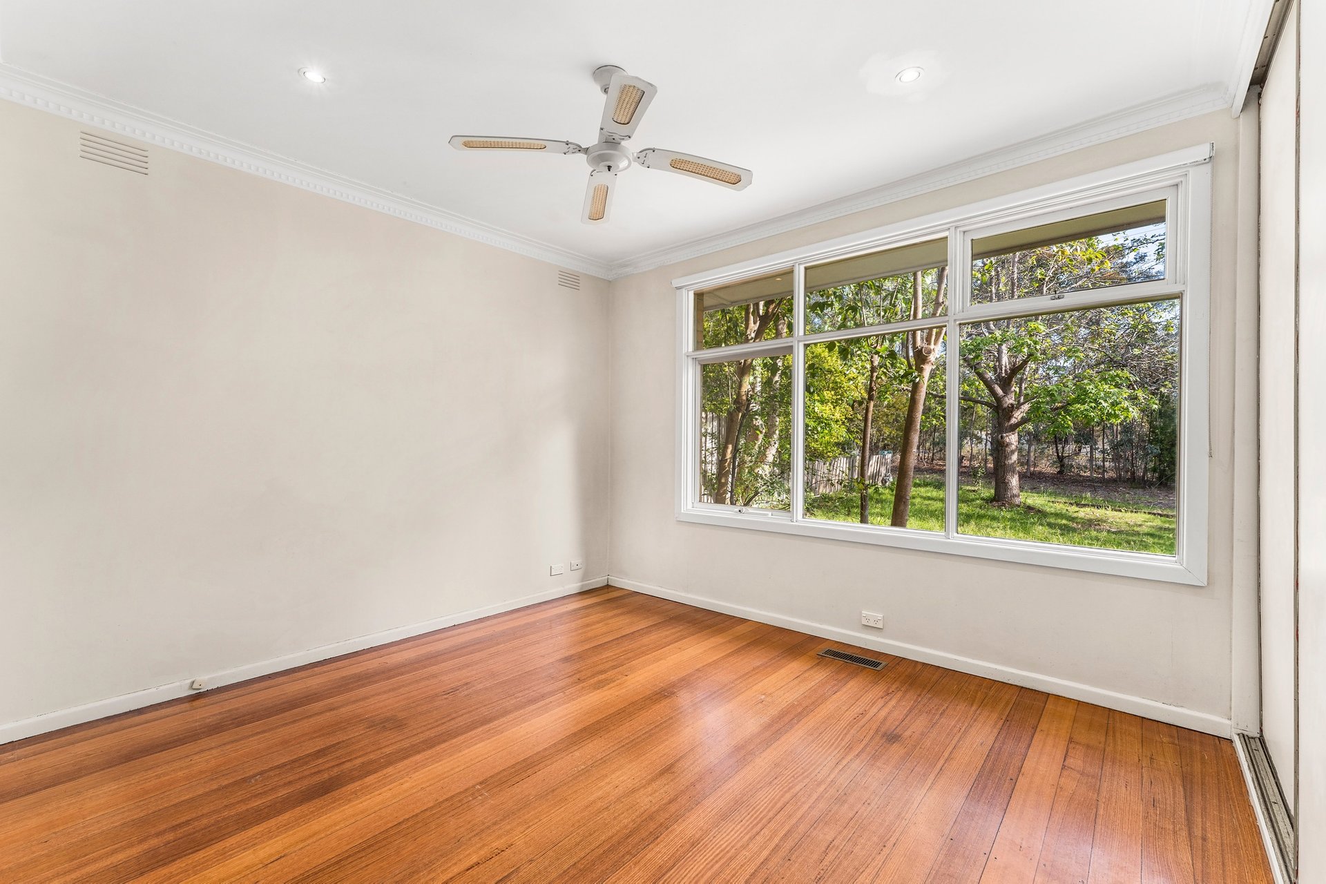 1/153 Lincoln Road, Croydon image 3