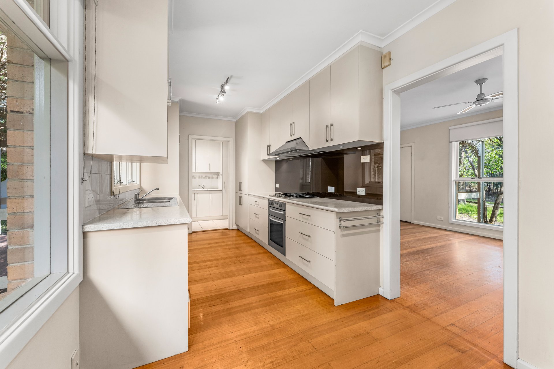 1/153 Lincoln Road, Croydon image 1