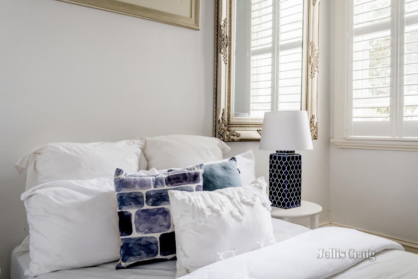 1/155 Cotham Road, Kew image 4