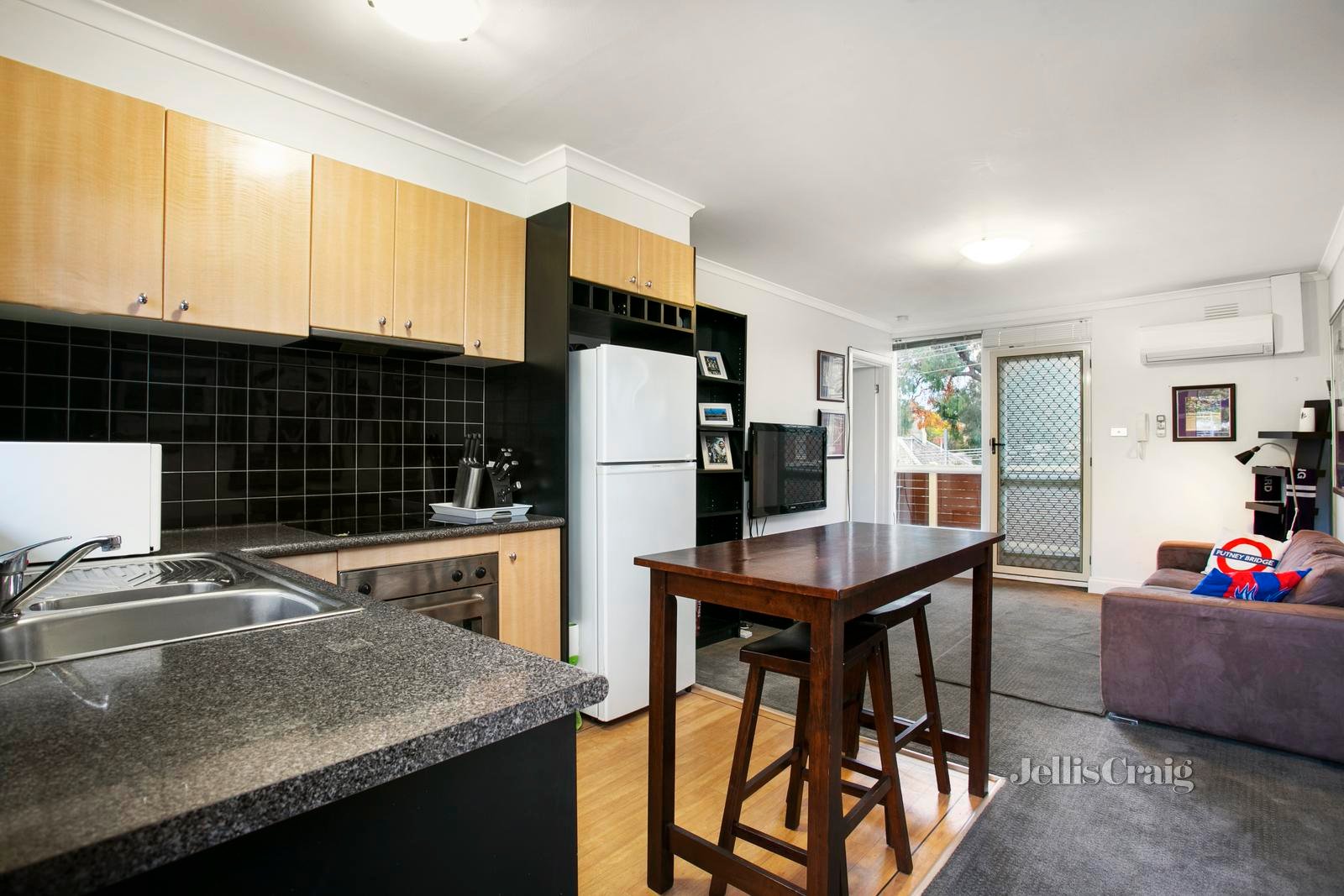 11/55 Wellington Street, Flemington image 2