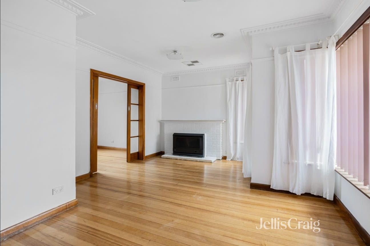 1/156 Mason Street, Newport image 2