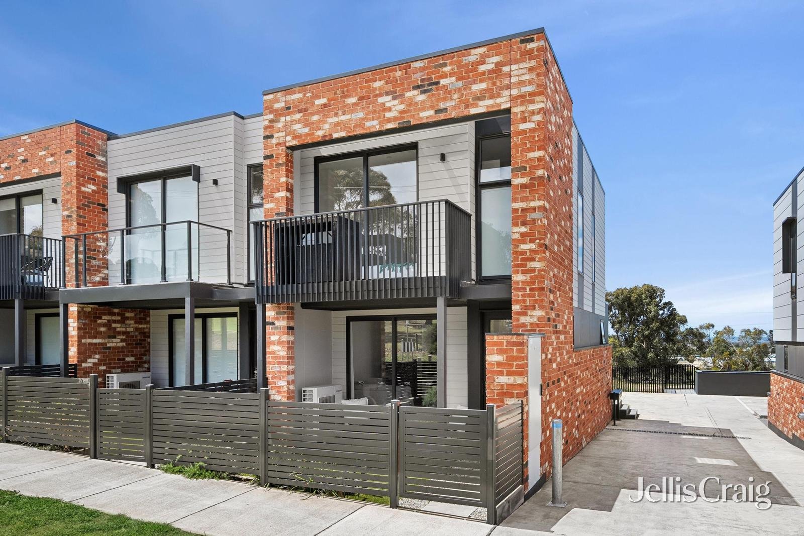 1/158 Pigdons Road, Highton image 1