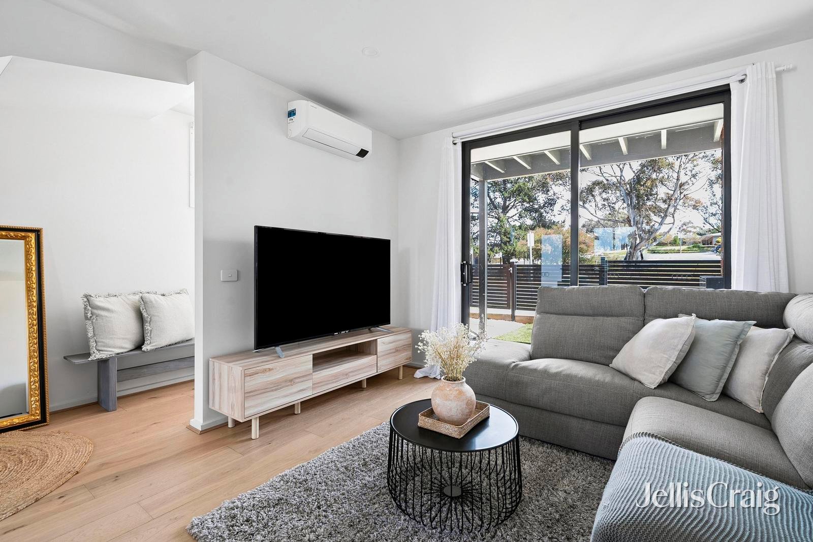 1/158 Pigdons Road, Highton image 2