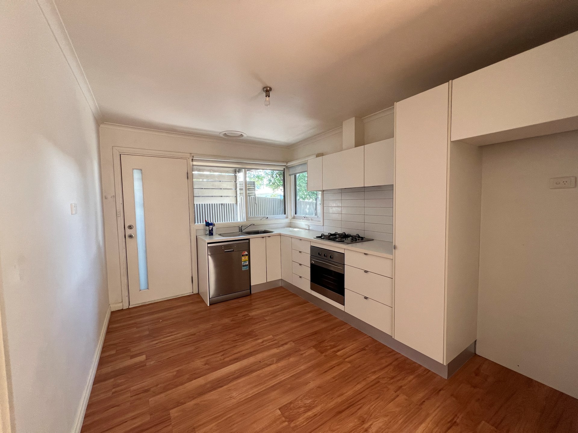 11/6-8 Stafford Street, Herne Hill image 6