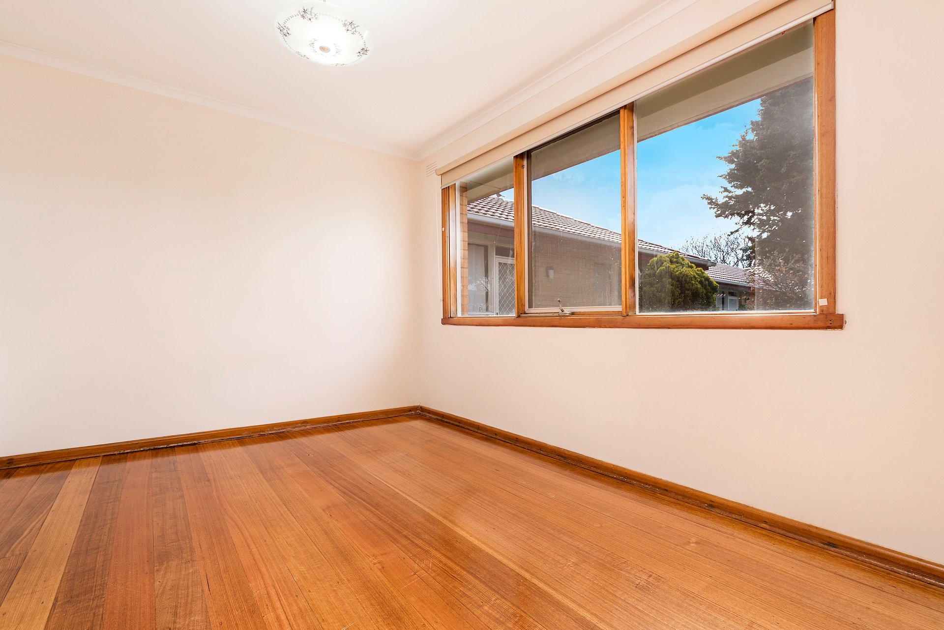 1/16 Albenca Street, Mentone image 5