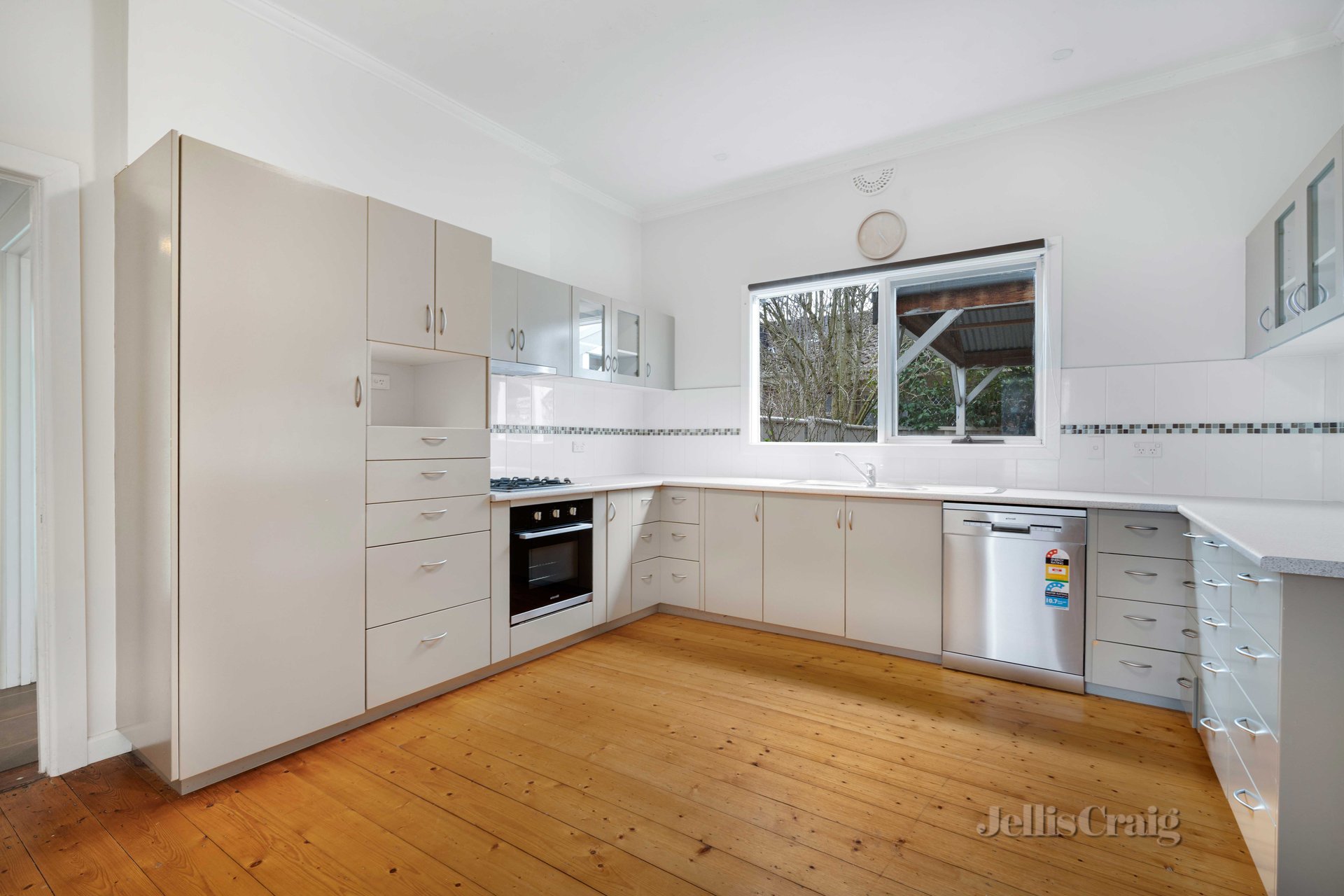 1/16 Alexandra Street, Sebastopol image 2
