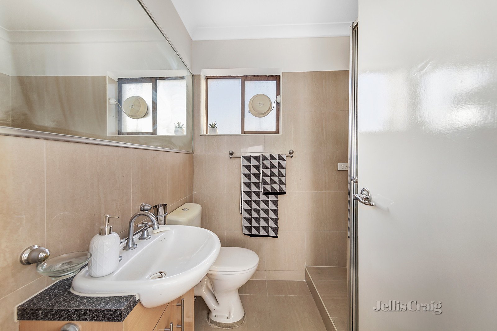 11/6 Arthur Street, Fairfield image 6