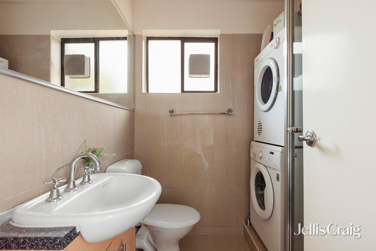 11/6 Arthur Street, Fairfield image 8