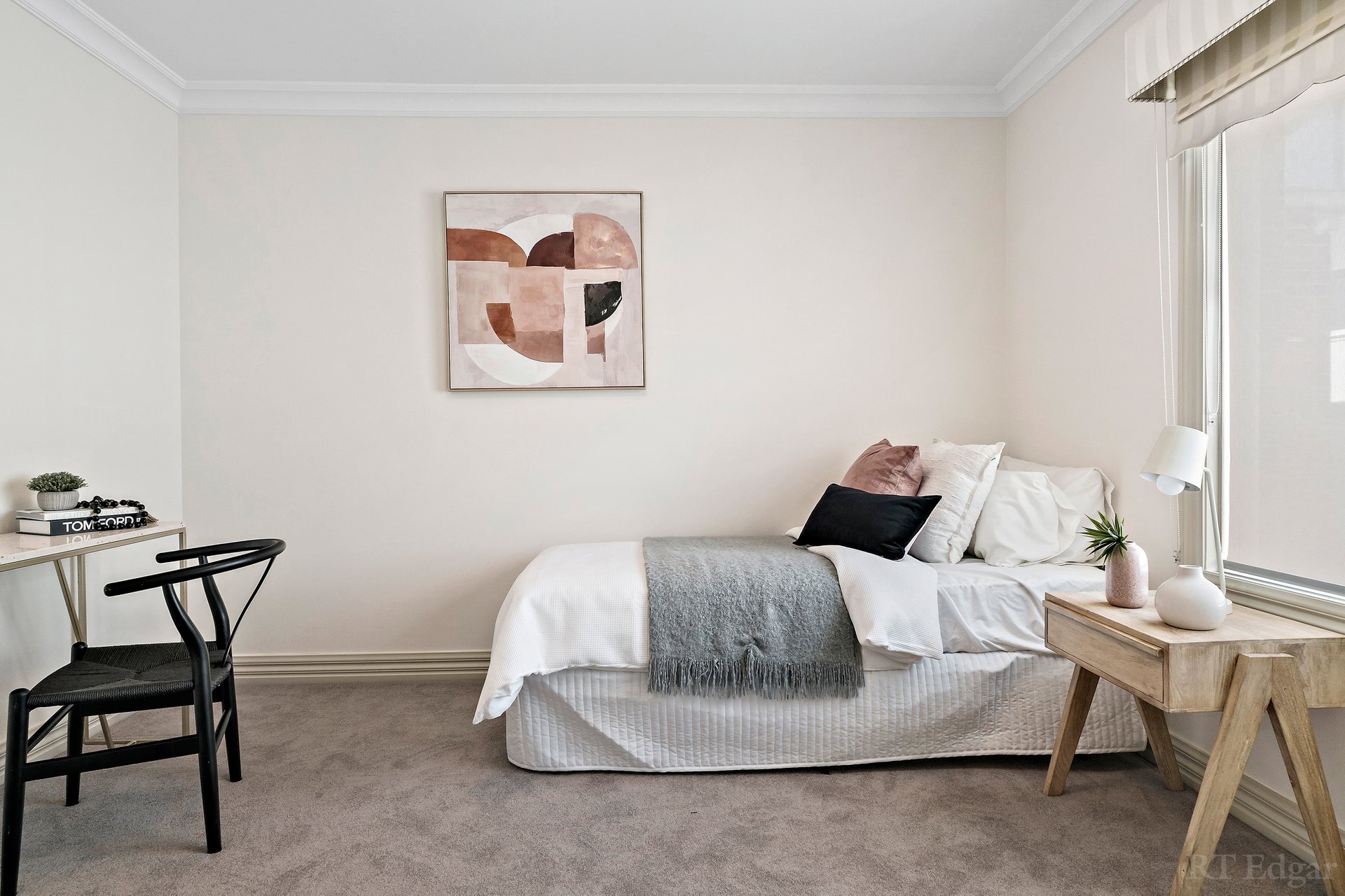Property Gallery Thumbnail 9