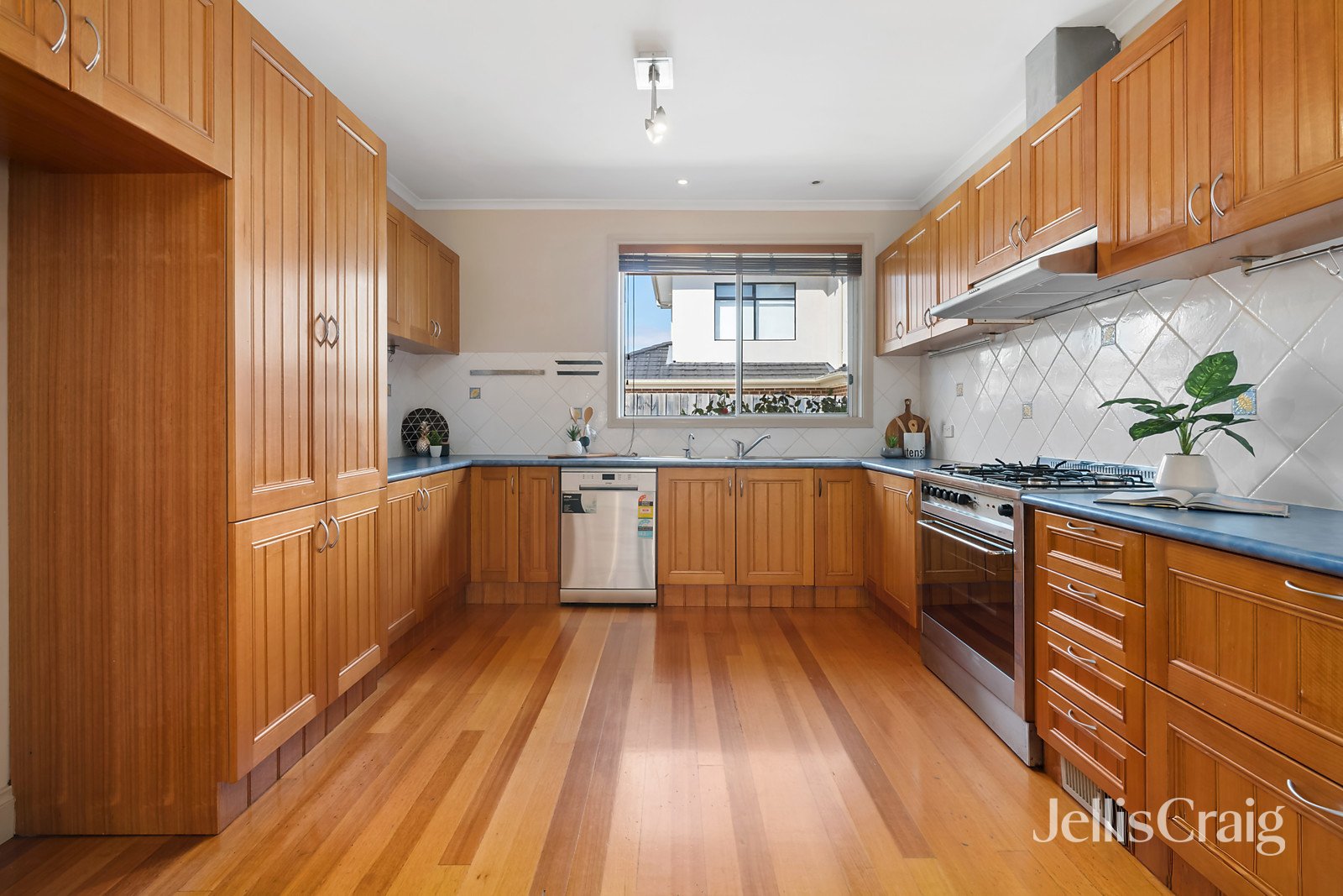 116 Bond Street, Ivanhoe image 3