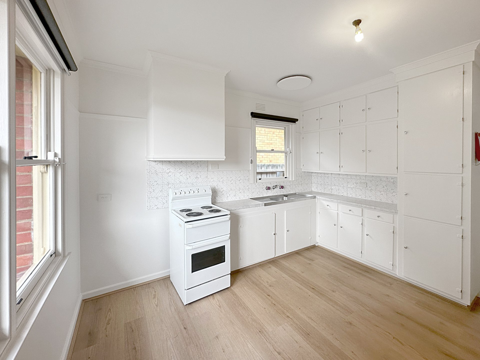 1/16 Boundary Road, East Geelong image 6