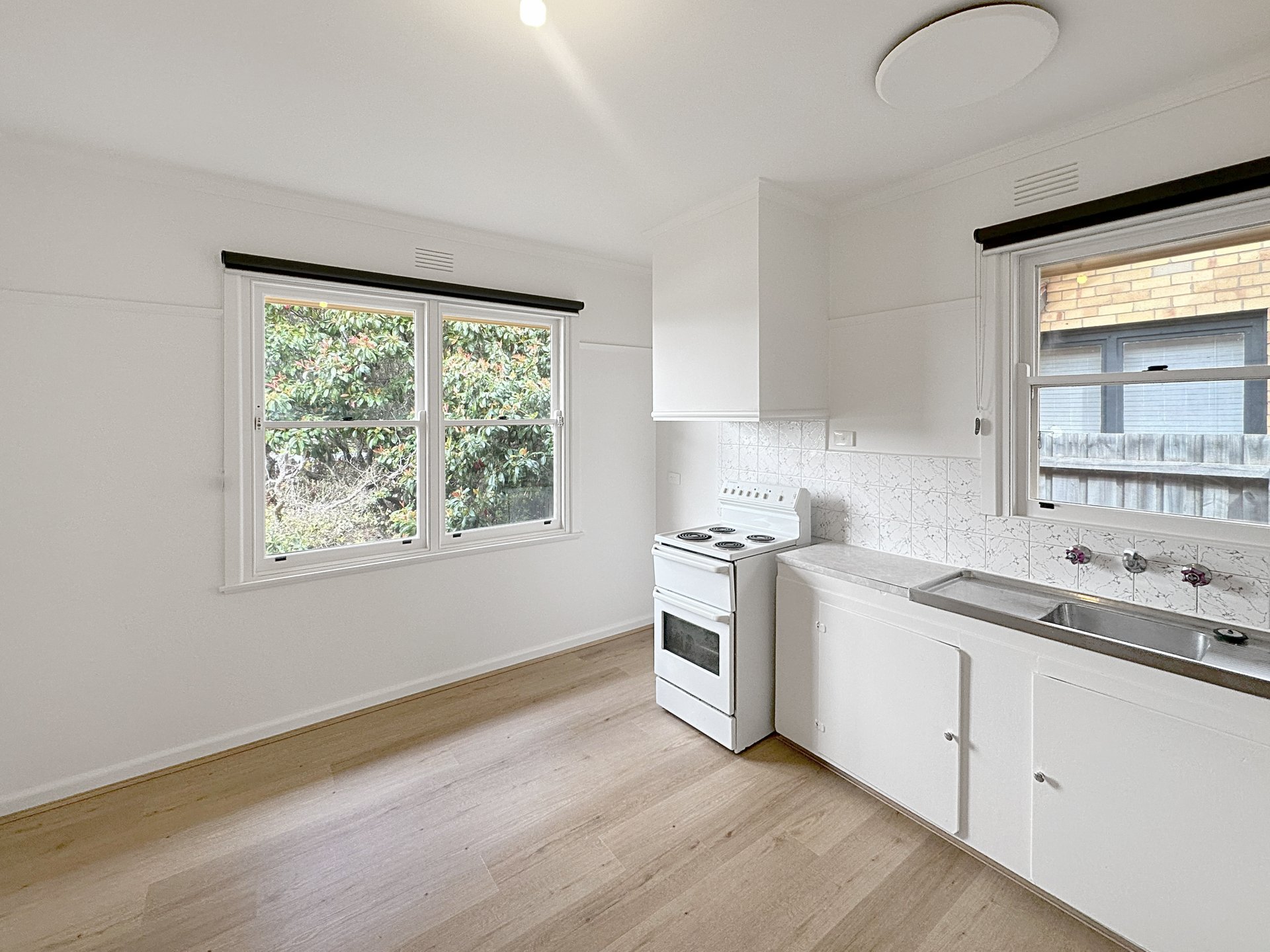 1/16 Boundary Road, East Geelong image 7