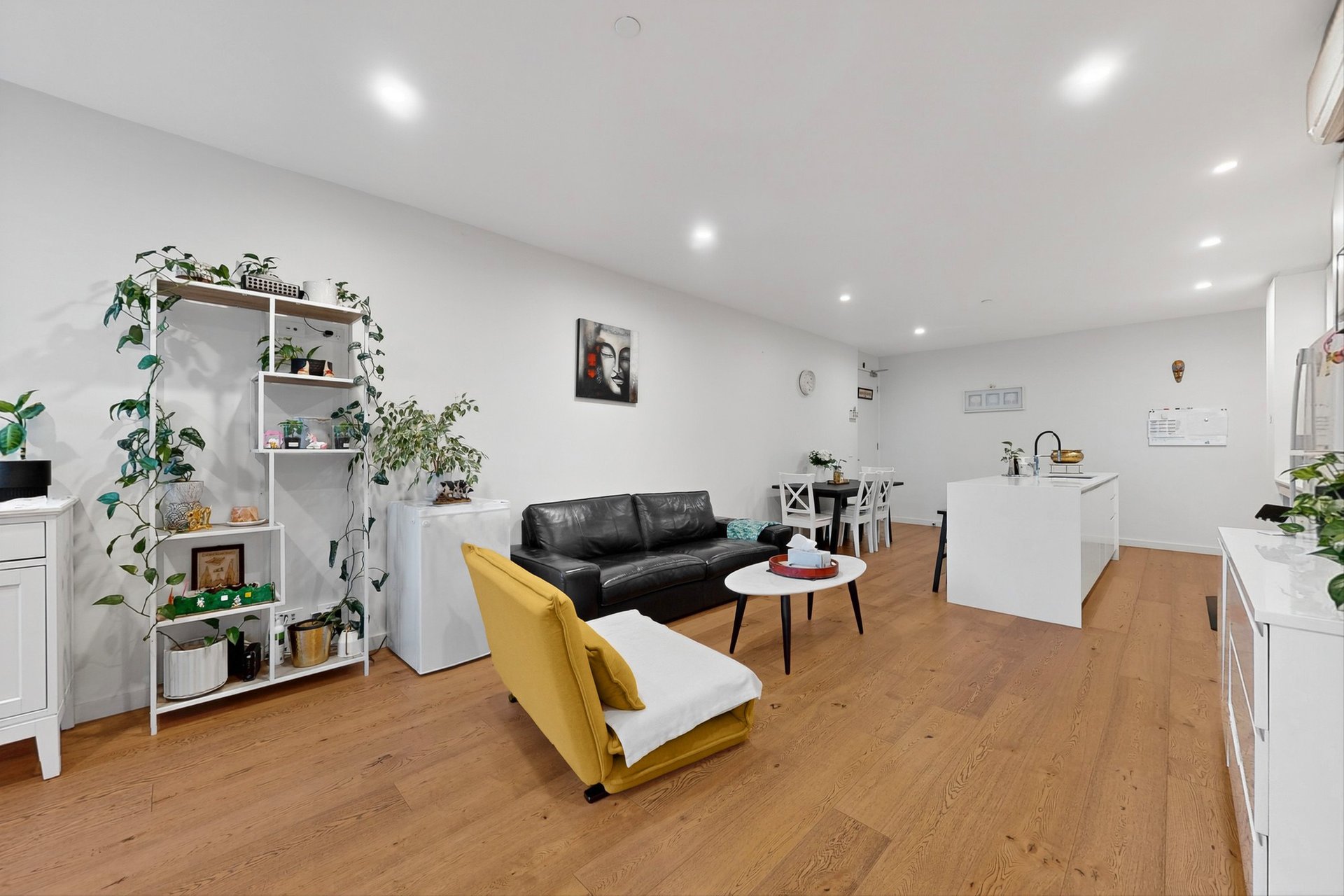 11/6 Claire Street, Mckinnon image 2