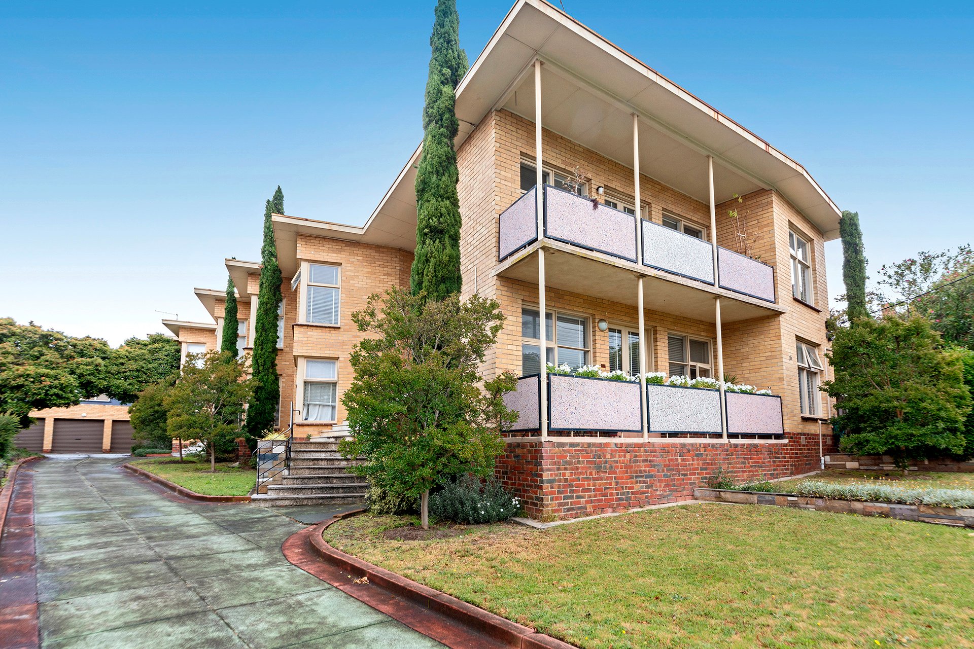 1 / 16 Clive Street Brighton East