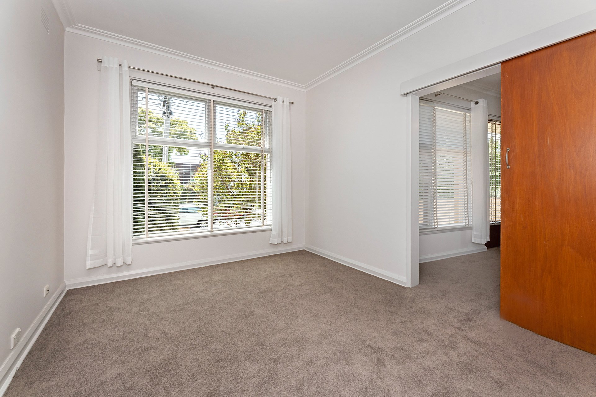 1 / 16 Clive Street Brighton East