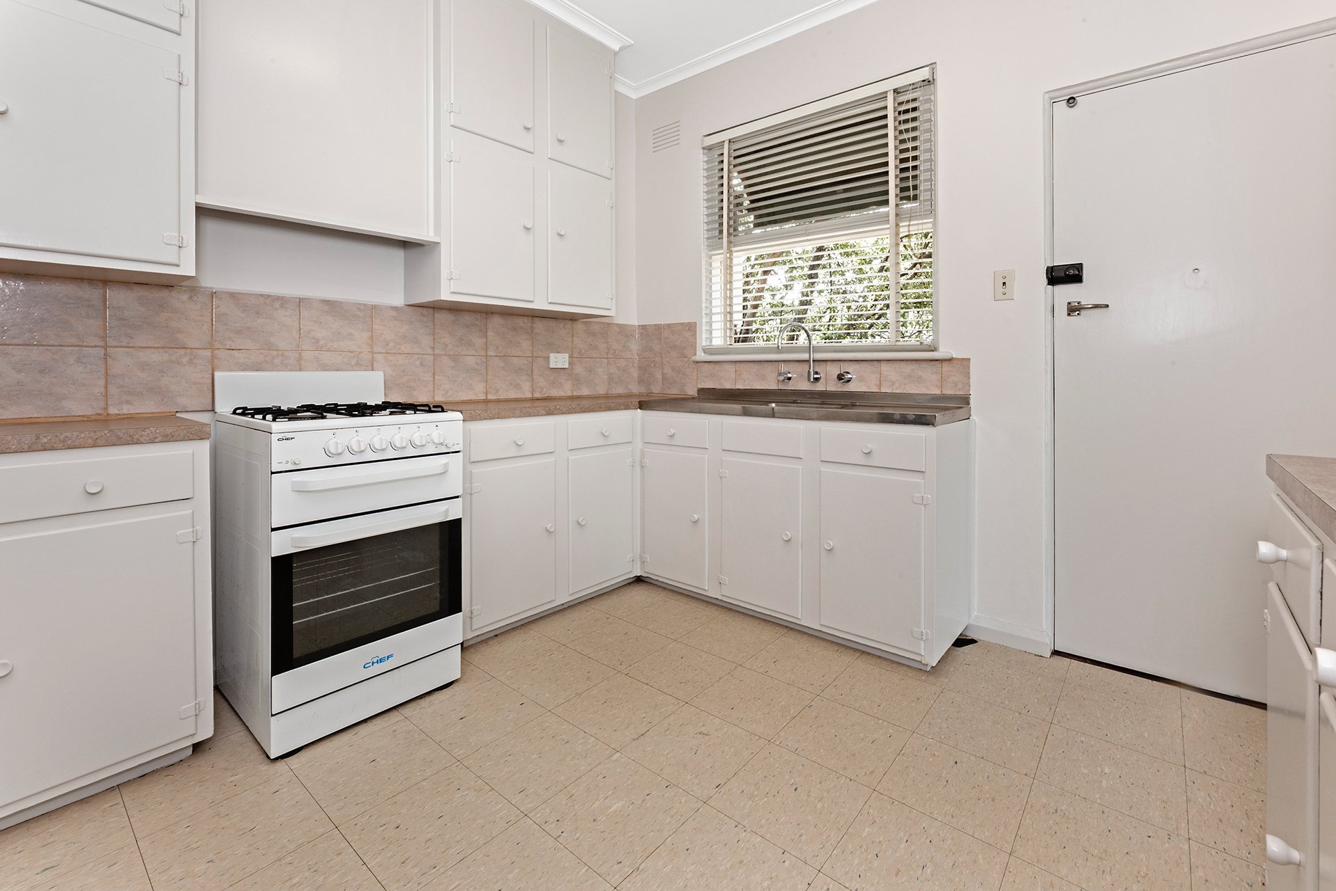 1 / 16 Clive Street Brighton East