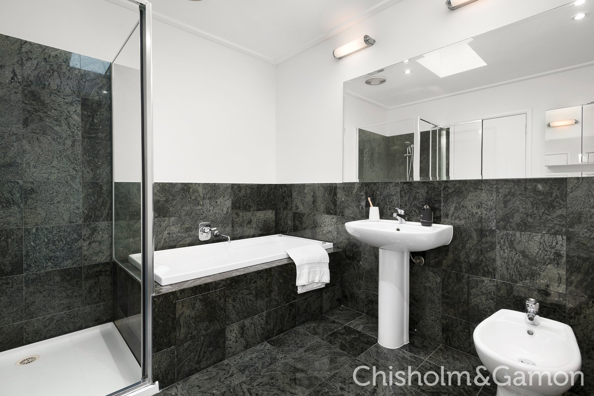 116 Esplanade West, Port Melbourne image 7