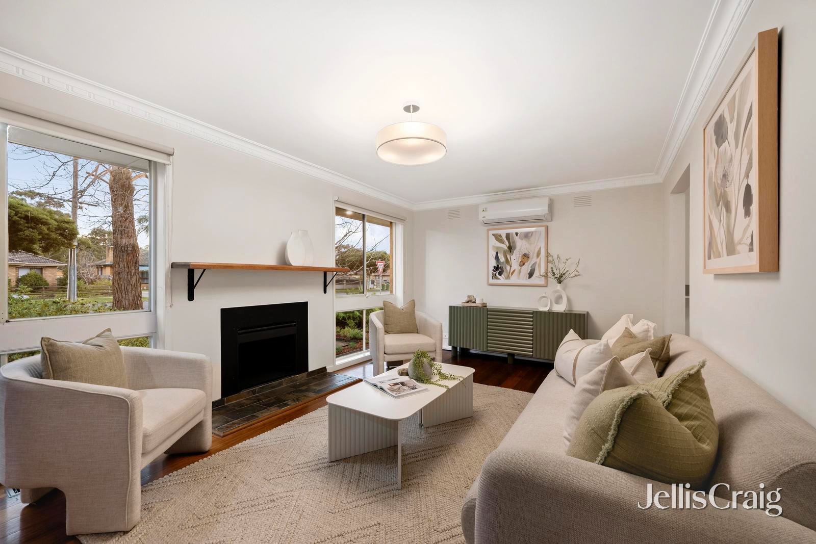 116 Esther Crescent, Mooroolbark image 2