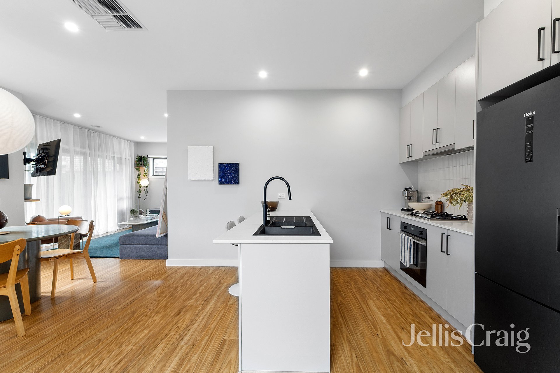 1/16 Galenia Street, Wollert image 2