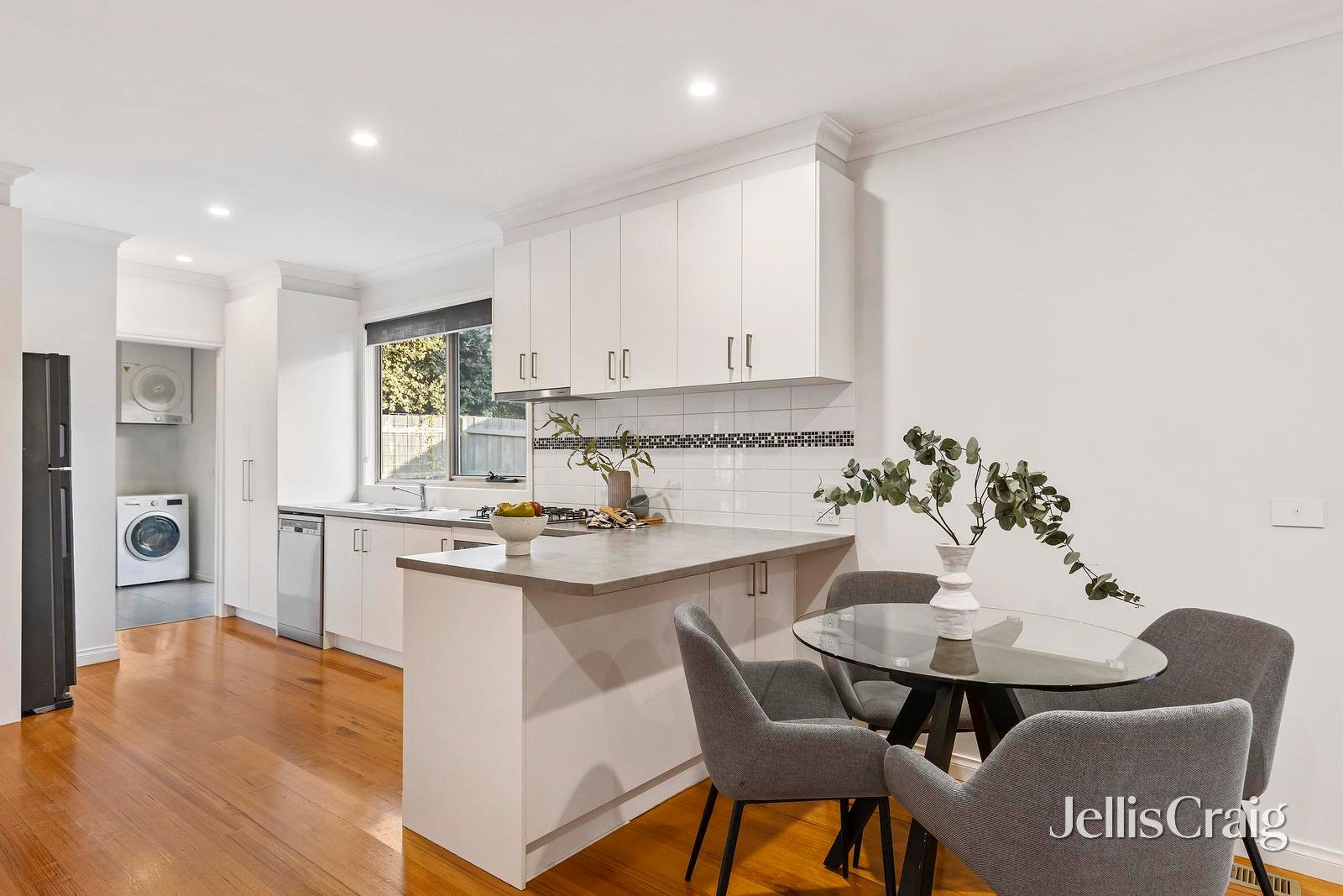 1/16 Gladys Grove, Croydon image 4