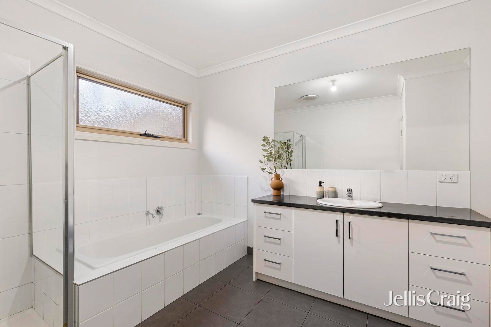 1/16 Gladys Grove, Croydon image 7