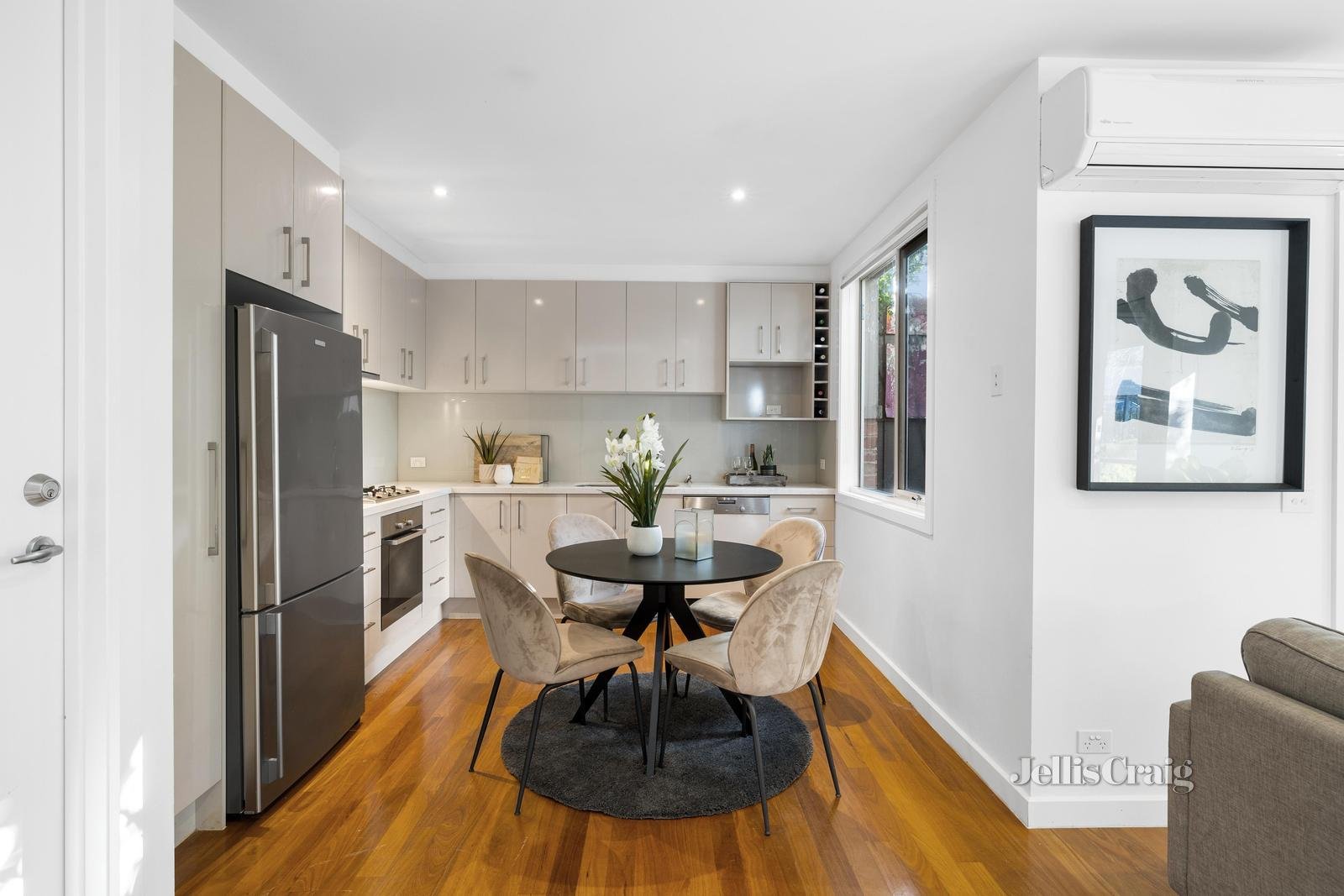 1/16 Hamel Street, Box Hill South image 3