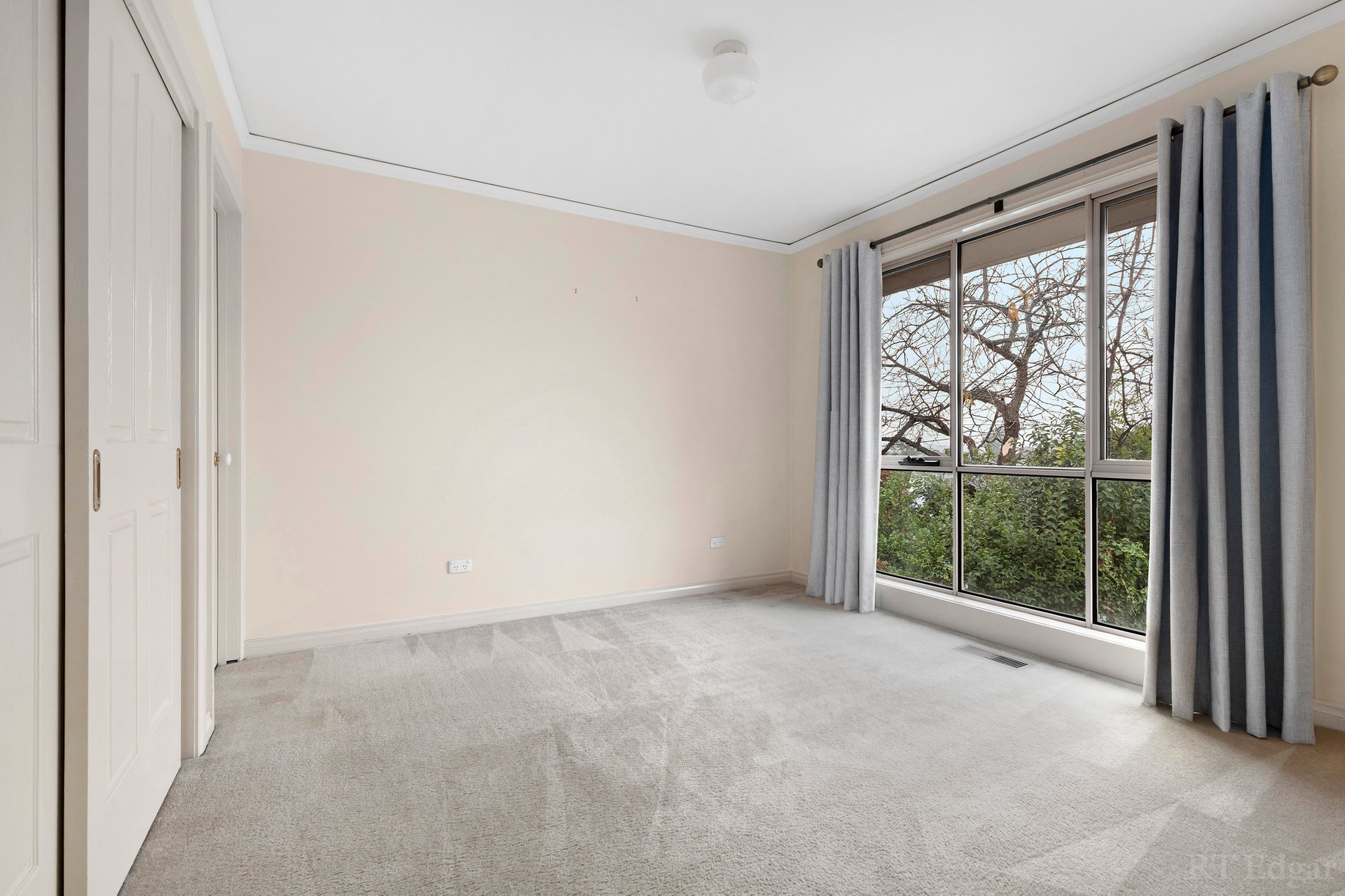 Property Gallery Thumbnail 4