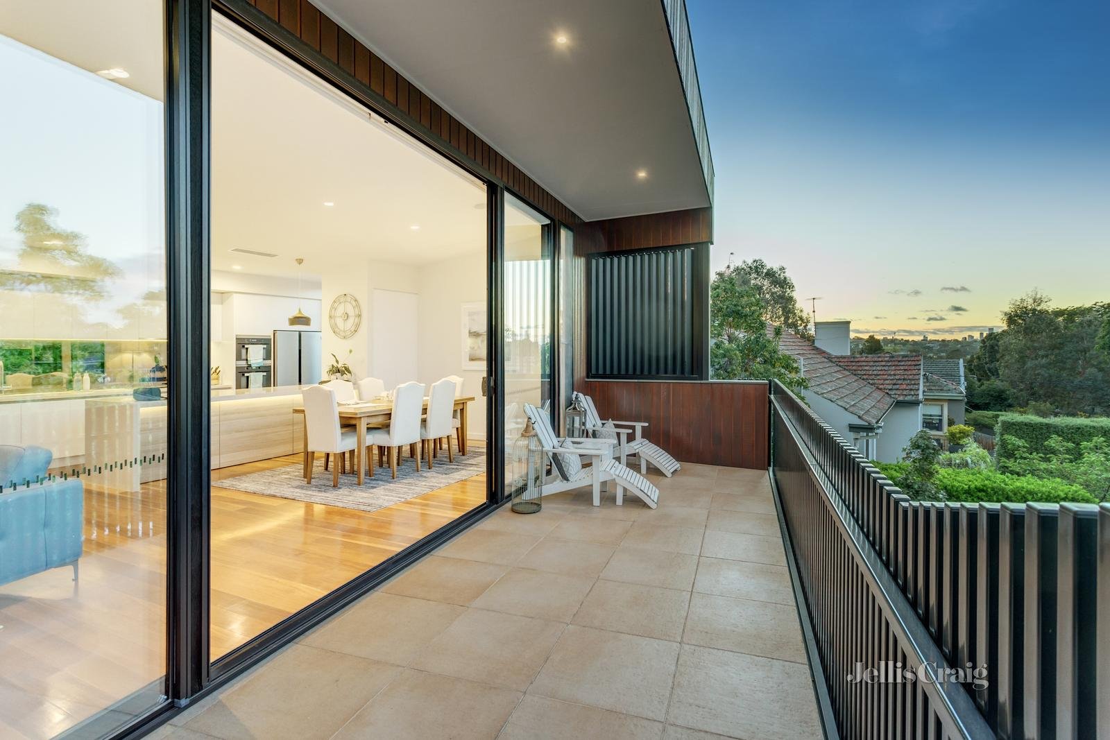 1/16 Heather Court, Hawthorn East image 7