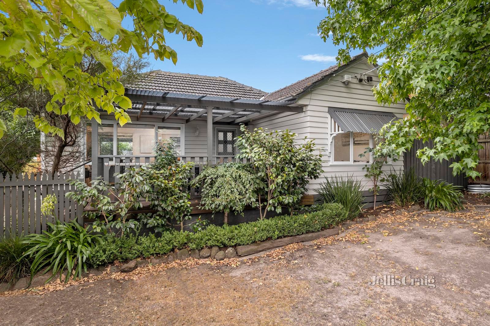 1/16 Heather Grove, Ringwood image 1