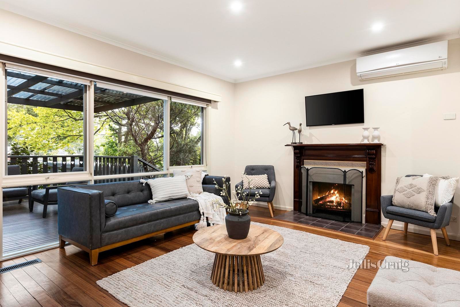 1/16 Heather Grove, Ringwood image 2