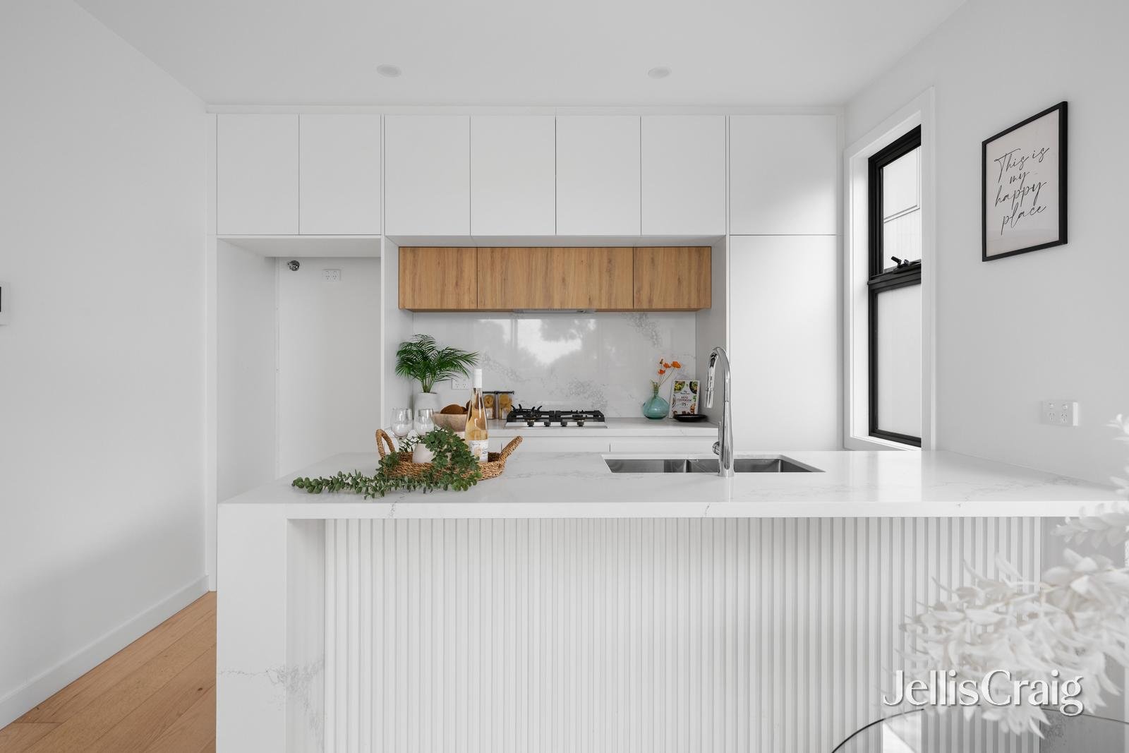 1/16 Irvine Crescent, Brunswick West image 4