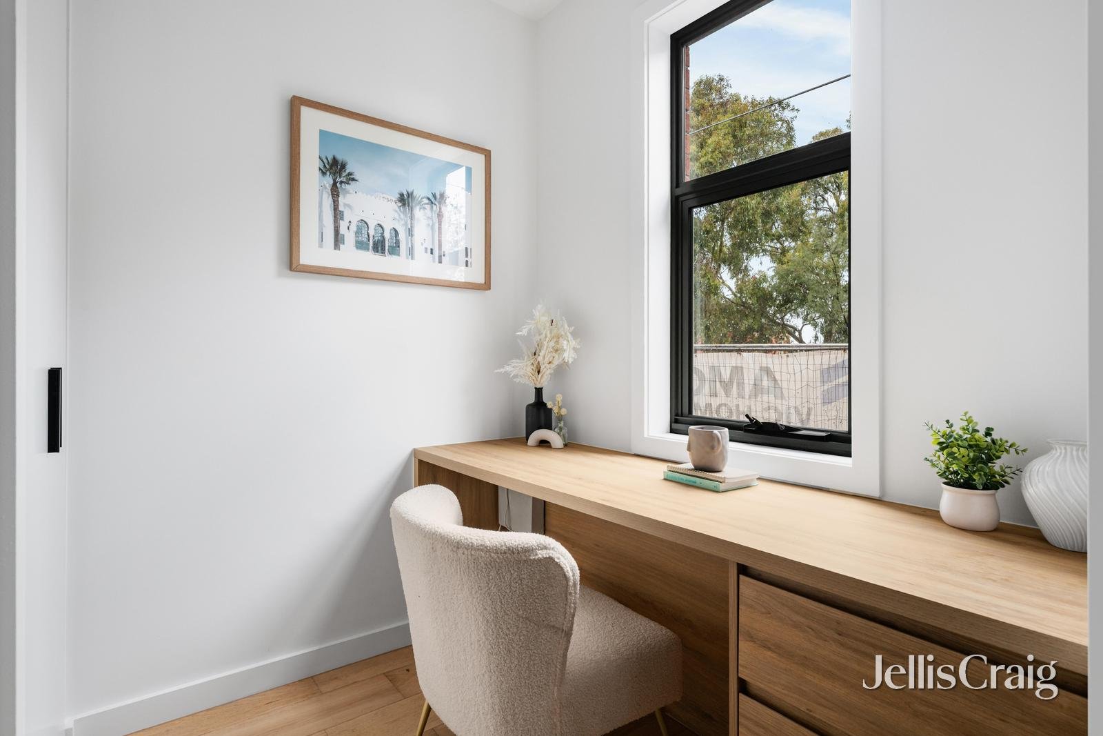 1/16 Irvine Crescent, Brunswick West image 11